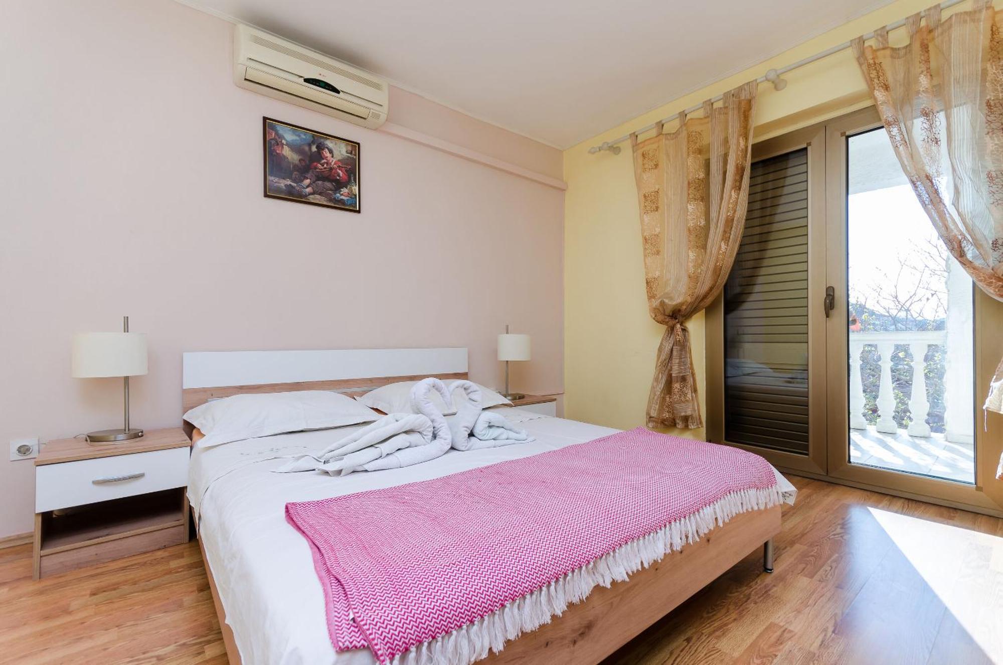 Apartments Zeljka Mundanije Экстерьер фото